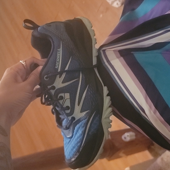 MERRELL SIZE 10 WOMANS BLACK AND BLUE RUNNING SHOES! - Picture 10 of 10